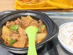 -锅飘飘·东北铁锅炖(雨花客厅店)
