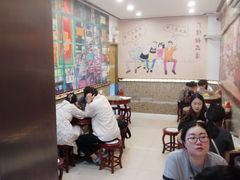 等位区-广信牛奶甜品世家(台东店)