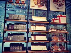 -Laderach 莱德拉(上海环贸iapm店)