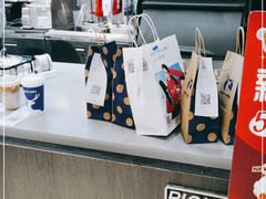 -瑞幸咖啡(临海市银泰城店)