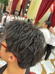 -东方先生国潮男士理发馆