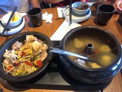 -云海肴·汽锅鸡·云南菜(天山百盛优客店)