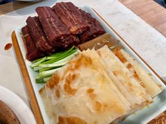烙饼卷带鱼-局气烤鸭·北京菜(德云社店)