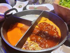 小嫩牛专利T型锅（一锅三吃）-热火朝天鲜切牛肉火锅(南强街巷店)