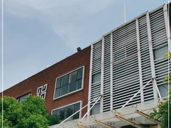 -中地华冠羽毛球俱乐部
