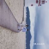 穿过融创海湾半岛海景，就到了海边沙滩