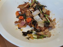 -头上红煨盐鸡·非遗院子餐厅