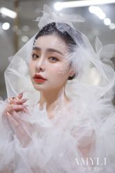 -艾米丽婚纱礼服