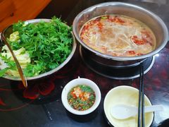 -黄利砖万峰林布依特色酸笋牛肉馆