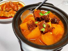 萝卜牛腩煲-三清潭烧鹅(兴业太古汇店)