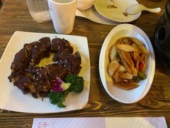 -胡桃里音乐餐厅(陶溪川店)(川湘赣菜·世界百大酒庄直供红酒·音乐表演)