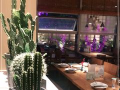 -蜜桃餐厅·伴山(湖滨商业街店)