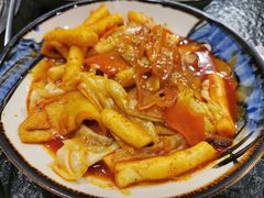 鱼饼辣白菜炒年糕-芝士牛炭火烤肉