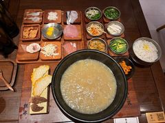 -银米·云南传统过桥米线(双廊黑金冠店)