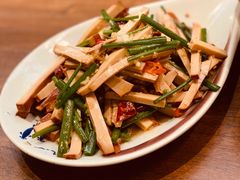 -阿瓦山寨·湘菜现炒·剁椒鱼头王(咸阳总店)