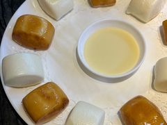 馒头-老船舫·现做活鲜鱼馆(东郊记忆店)