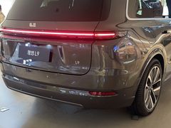 -理想汽车(世纪汇店)