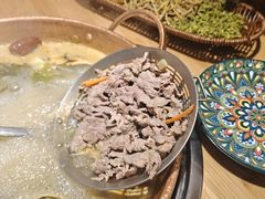 -洱火云南酸菜牛肉火锅(石景山当代商城店)