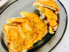 鲜肉韭菜煎饺-芬芳甜品(同福路店)