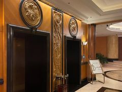 -深圳富苑皇冠假日套房酒店