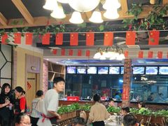 大堂-醉美东江·三文鱼·烧鸡公