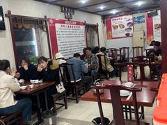 -湖南人家湘菜馆(镇江路店)