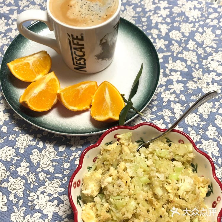 嘻嘻嘻好吃满足！一定要加蚝油炒 车厘子和草莓！