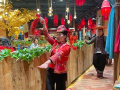 -老滇山寨•云南特色菜•地方菜•民族风情歌舞表演(金碧店)