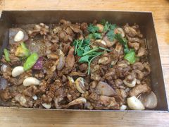 戳麻辣小排-老东镇啤酒屋海鲜加工·蒸汽海鲜·海鲜烧烤(台东店)