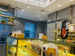 面包甜点陈列柜-面包新语(吾悦国际广场店)