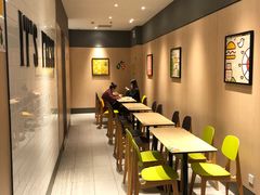 用餐区-德克士(香港街店)