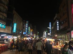 -六合夜市