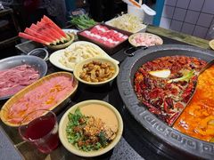 -宽板凳老灶火锅(台湾街店)