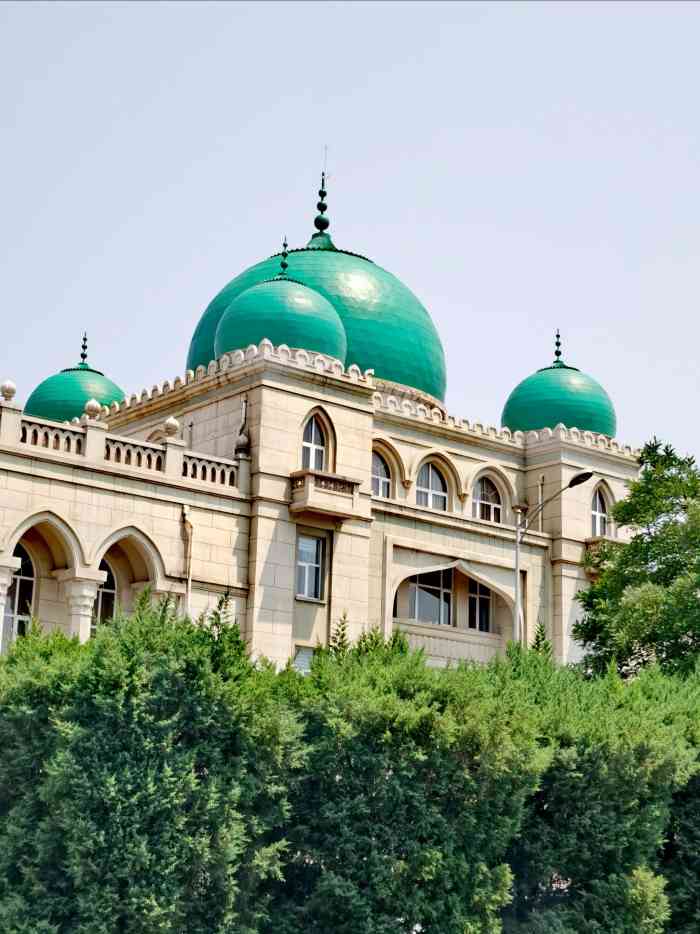 中国伊斯兰教协会-"位于牛街东边,南横街与教子胡同路口,庄严.