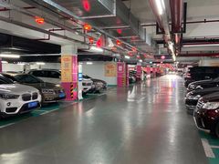 -龙湖天街-停车场