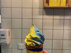 蓝莓香蕉冰淇淋-宜家·瑞典风味餐厅(烟台路店)