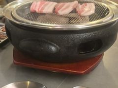 -围炉肉舍•炭烤活鳗•丹东海鲜烤肉(步行街店)