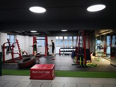 器械区-越·健身工作室(华尔兹广场写字楼B栋店)