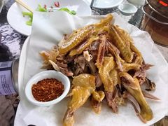 -头上红煨盐鸡·非遗院子餐厅