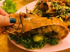 -J Daeng Seafood