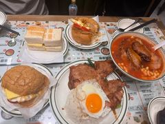 香煎猪扒鸡蛋饭（豉油汁）-华嫂冰室(尖沙咀店)