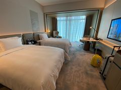 -深圳国际会展中心希尔顿酒店(前海华发冰雪世界店)