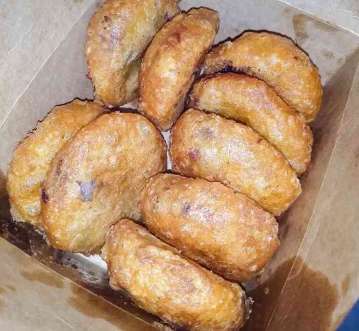 红专尹胖子油炸糕-"听说油炸糕出摊后就来了,早市排队的人挺多.