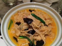 咸肉烧纸片笋-雀蓝川菜(奥体广场店)