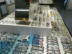 -臻美视爵眼镜·明月·依视路·蔡司折扣店(广渠门店)