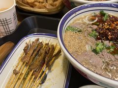 -云阿蛮云南生烫牛肉米线(奉贤路店)