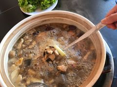 -东巴谷野生菌火锅餐厅