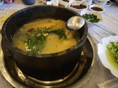 -鲁朗纳麦石锅鸡庄园