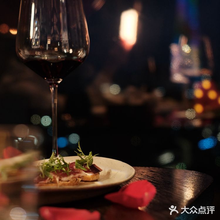 廣州塔下榮獲2025米其林入選指南餐廳