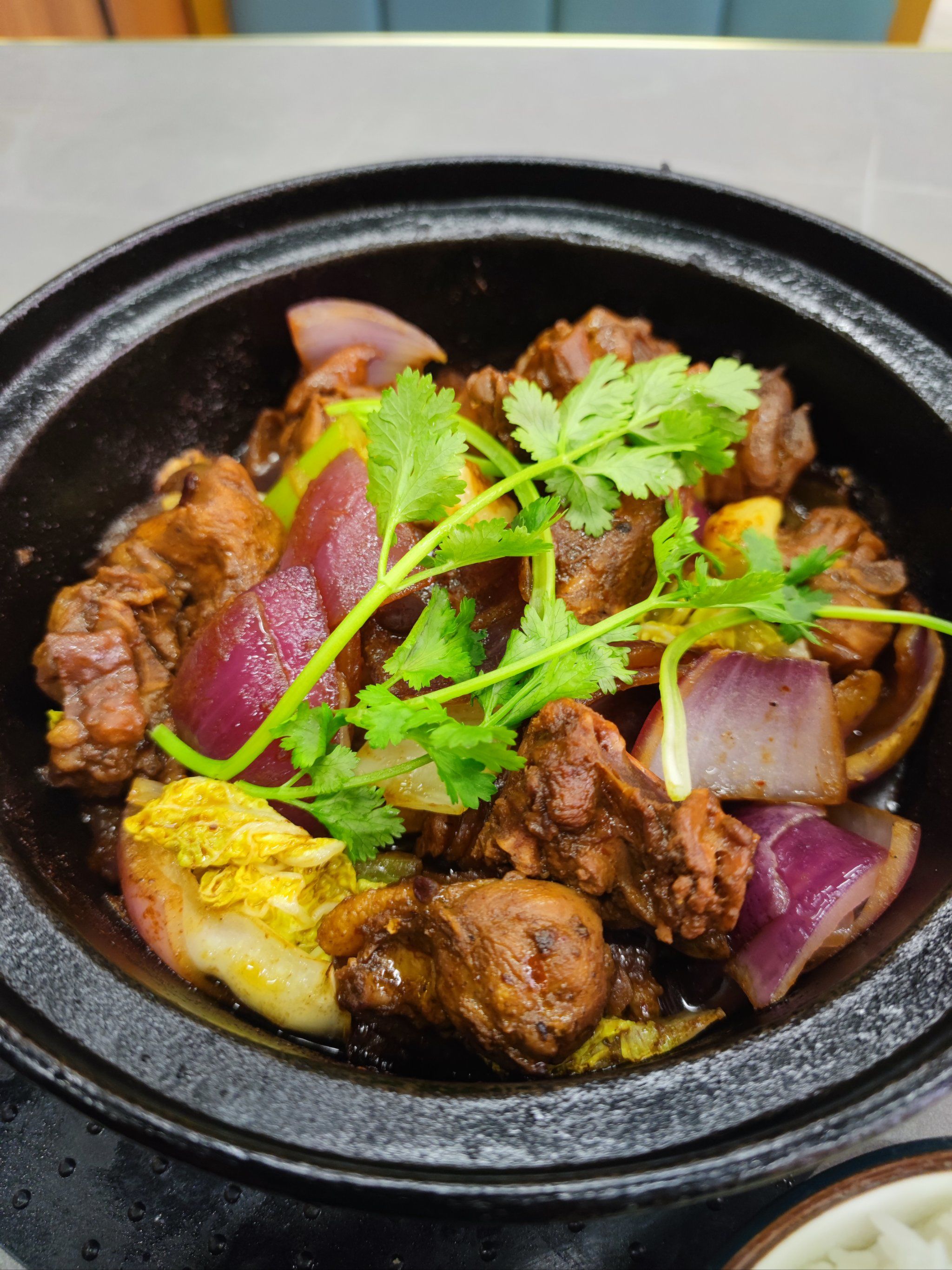 家常菜吧,不高兴做饭吃一下,肉挺嫩的,口味也可以,一个人吃是够的
